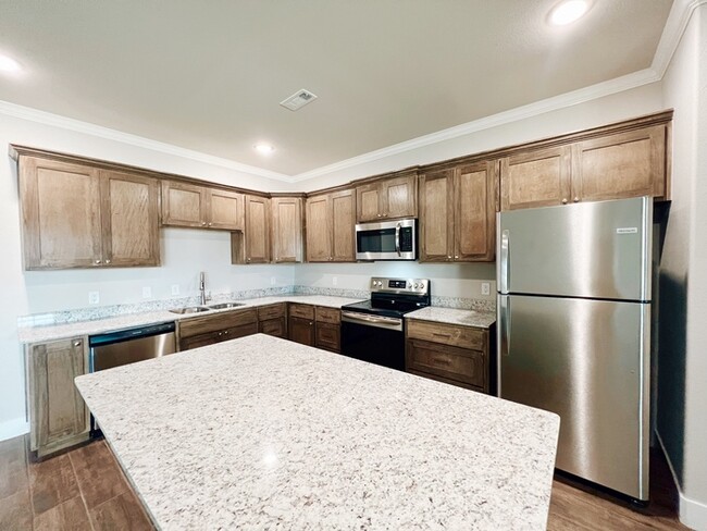 Building Photo - Frankie | Cedar Crest in Farmington