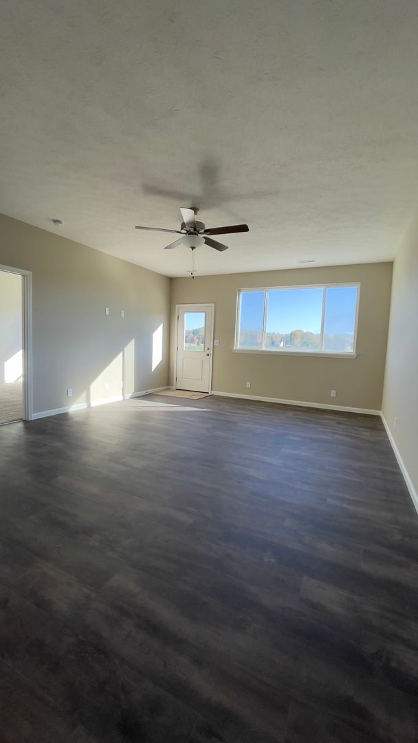 Foto del edificio - Newer Ranch...3 Bedroom 2 Bath with den/office