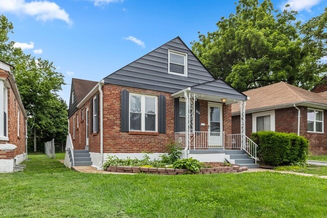 Building Photo - Cozy University City Brick Home with Basement & Off-Street Parking Near WashU & The Loop