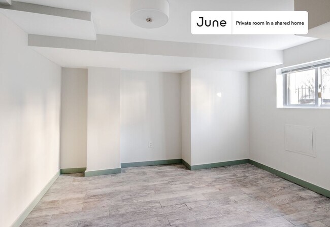 Foto del edificio - Private bedroom in 2 bed/1 bath Home