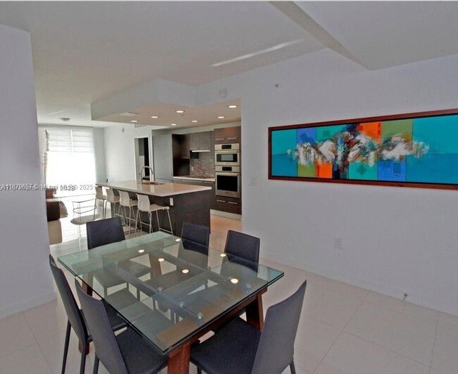Foto del edificio - 7751 NW 107th Ave
