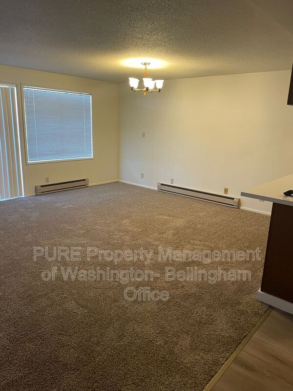 Building Photo - 625 N Garden