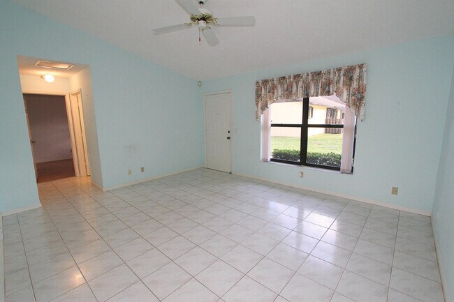 68 Vía De Casas Norte Unit 68, Boynton Beach, FL 33426