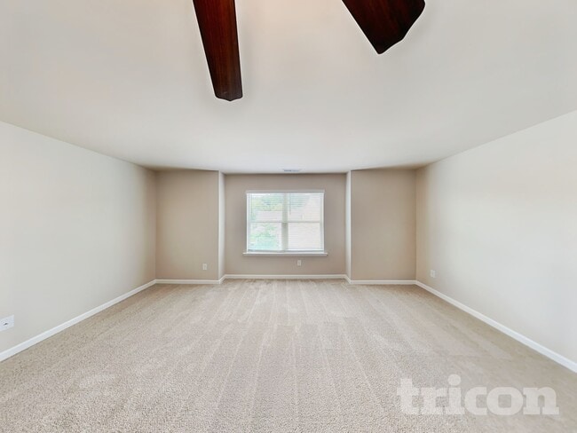 Building Photo - 207 Stillwood Dr