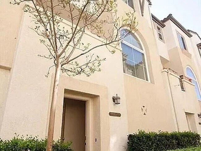 Building Photo - San Marcos Gated Coronado Ranch 2 Bed 2.5 Bath Townhome for Rent