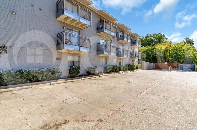 Foto del edificio - 4502 Gaston Ave