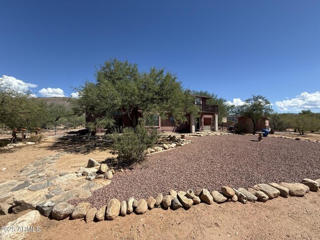 Foto del edificio - 5081 N Bear Canyon Rd