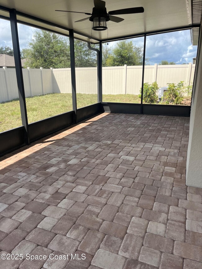 Building Photo - 377 Snook Pl