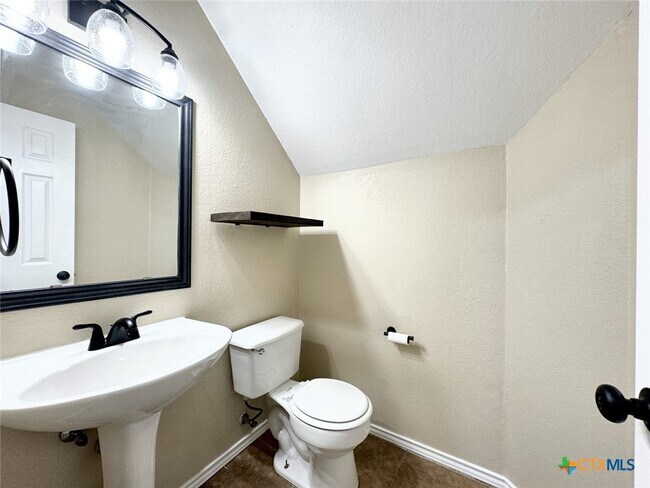 Building Photo - 831 Sagewood Trail