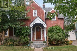 Building Photo - 55 Maple St