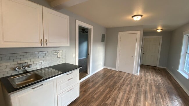 Photo - 433 Kayton Ave Apartment