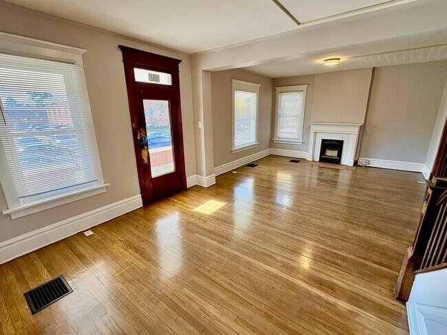 Foto del edificio - 356 E 20th Ave