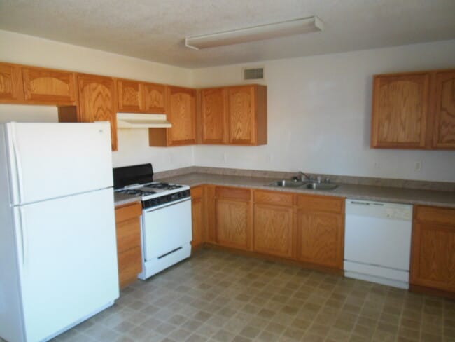 Building Photo - 5753 Pinon Dulce Rd NW