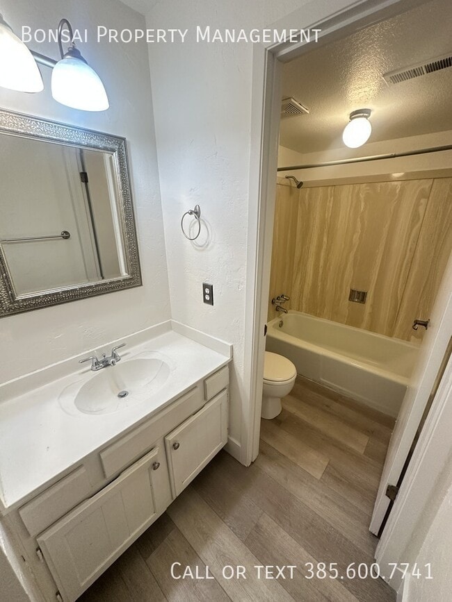 Building Photo - 2270 E 4500 S