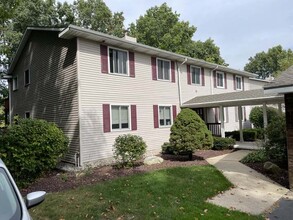 Building Photo - 6495 Bella Vista Dr NE