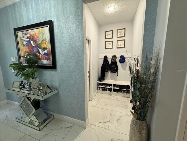 Foto del edificio - 3012 Lady Mae Ln