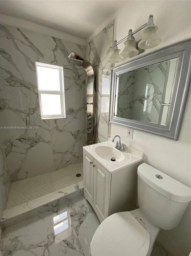 Foto del edificio - 220 NW 85th Street Rd