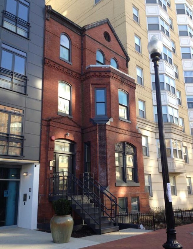 Primary Photo - 1123 11th St NW