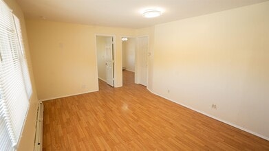 Building Photo - 1037 Avenue C