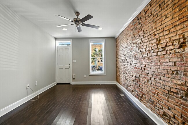 Building Photo - 127 W Randall St