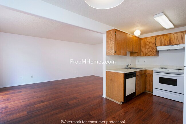 Building Photo - 2516 SE 103rd Ave