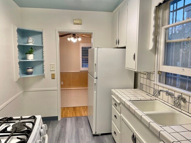 Foto del edificio - 2607 Tilden Ave