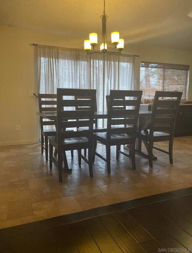 Foto del edificio - 1277 Winchester Ct