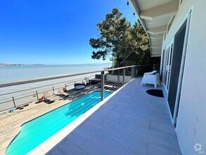 Building Photo - 5148 Paradise Dr