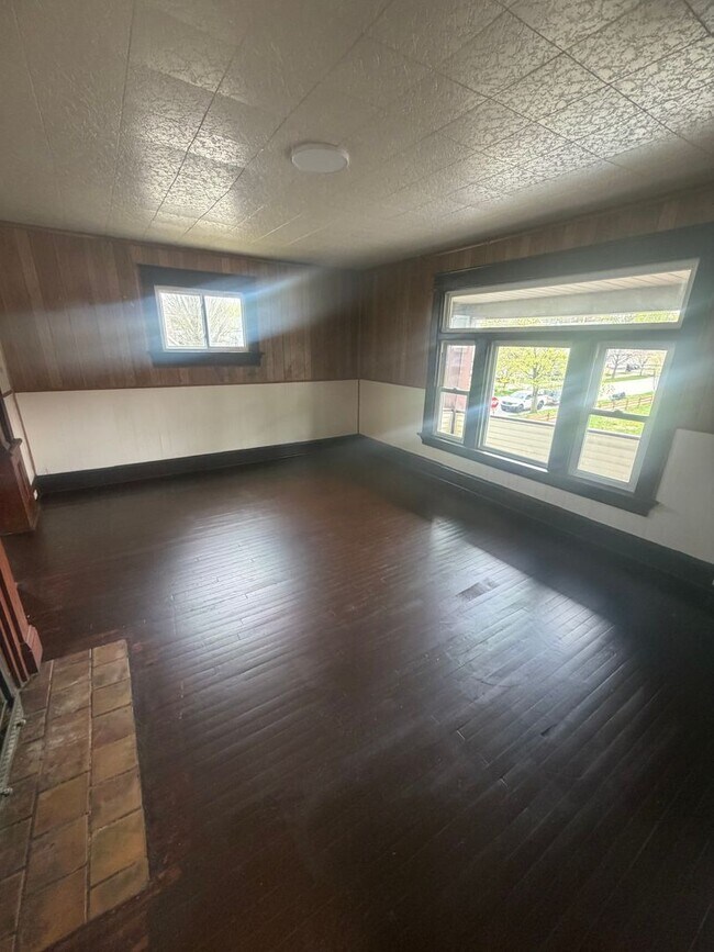 Foto del edificio - 556-58 E 5th St