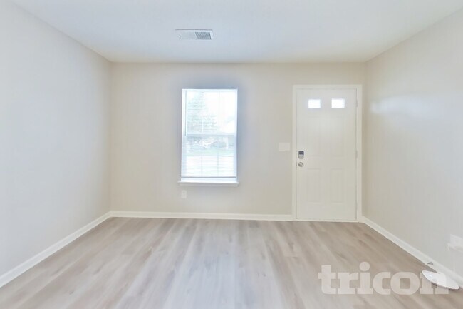 Building Photo - 324 Valley Heights Ln