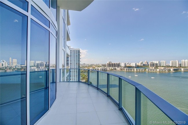 Building Photo - 17111 Biscayne Blvd