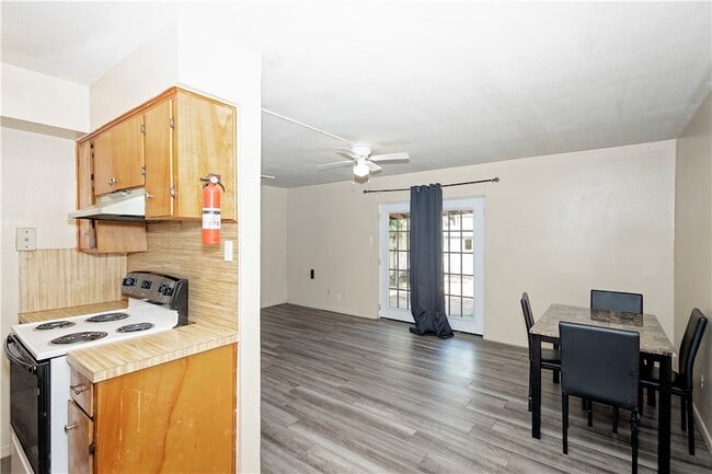 Building Photo - 5030 Meandering Ln