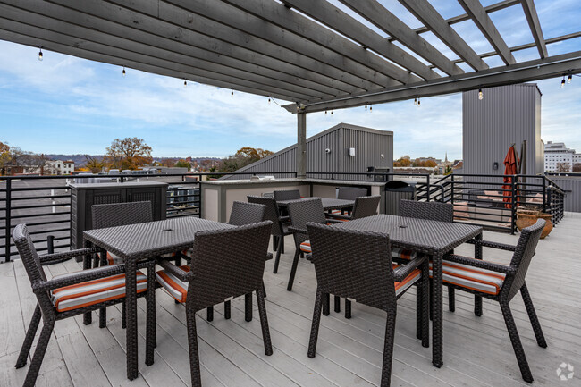 Rooftop Lounge - Walnut Commons