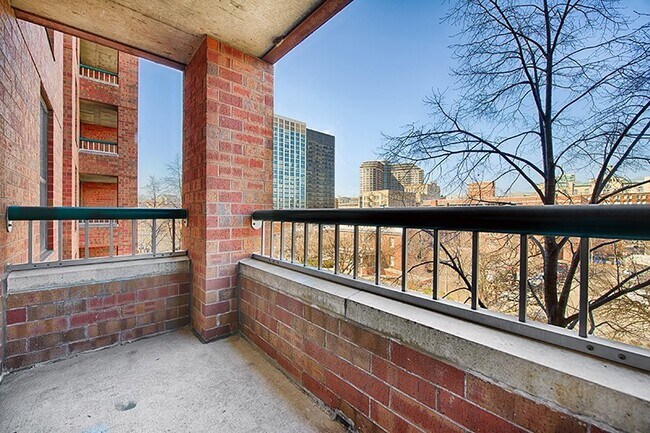 Foto del edificio - 1715 Chicago Ave