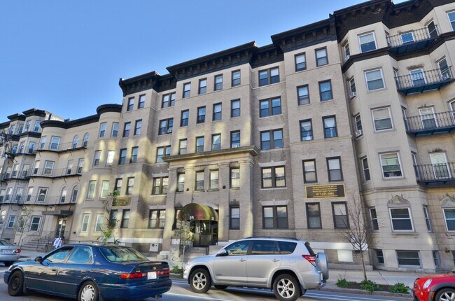 Building Photo - 32 Westland Ave