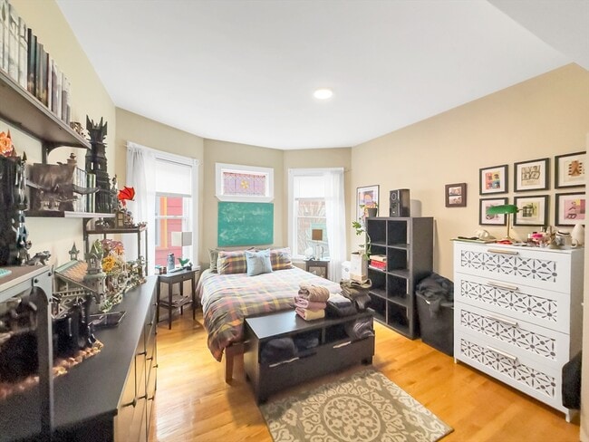 Building Photo - 153 Amory St