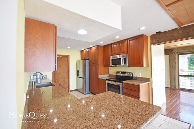 Foto del edificio - Large 4BR/2.5BA Home with a View!  $4500/mo