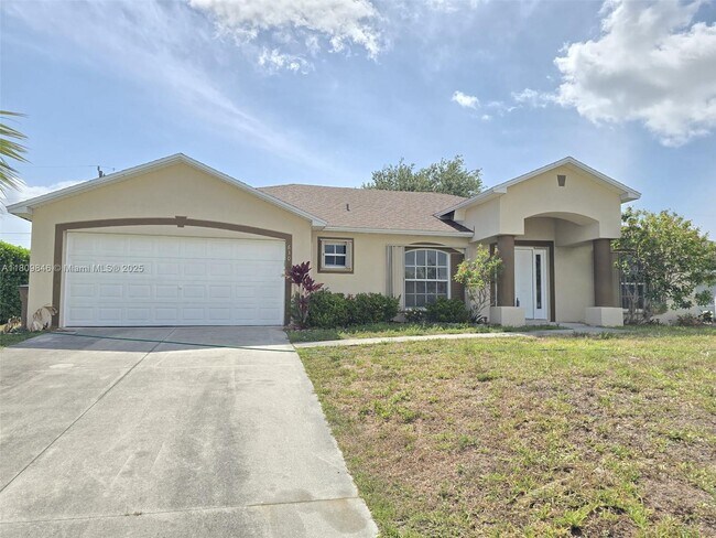 Building Photo - 630 NW 17th Ave