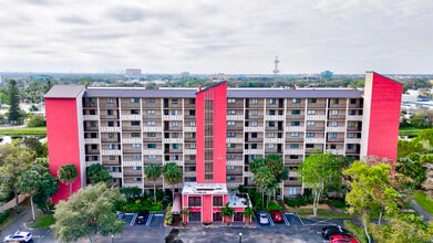 Building Photo - 2200 S Cypress Bend Dr