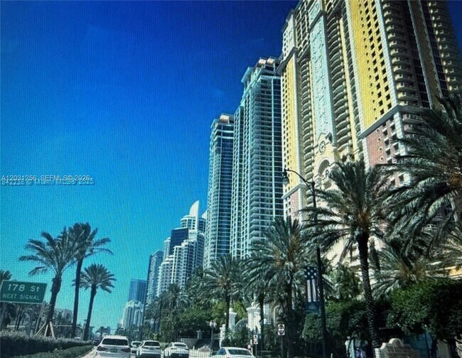Foto del edificio - 16909 N Bay Rd
