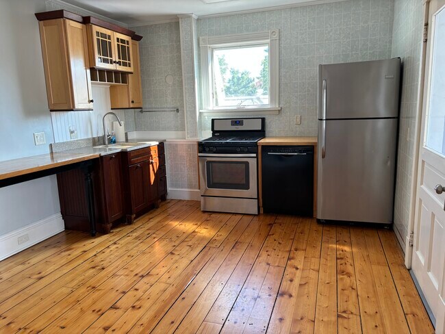 Photo - 11 Grant St Apartments