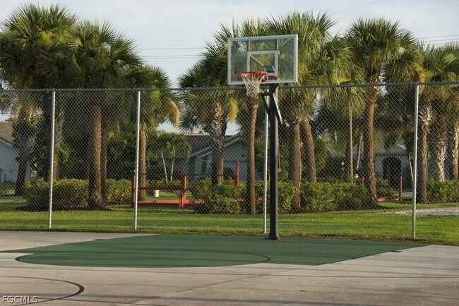 Foto del edificio - 6867 Pentland Way