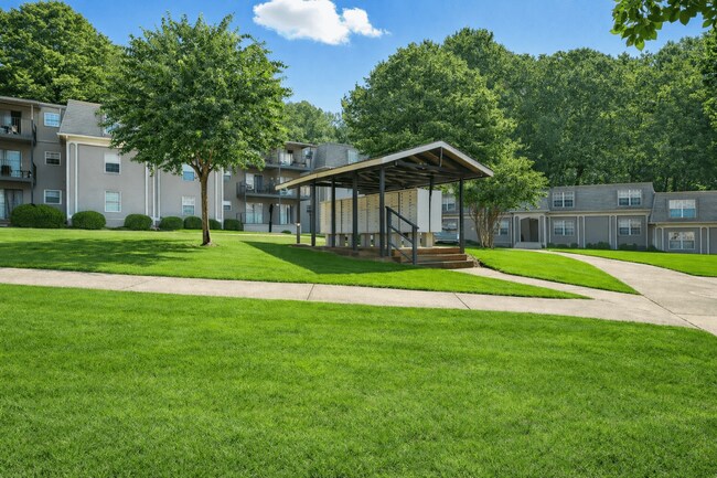 Foto del edificio - Maplewood Pointe