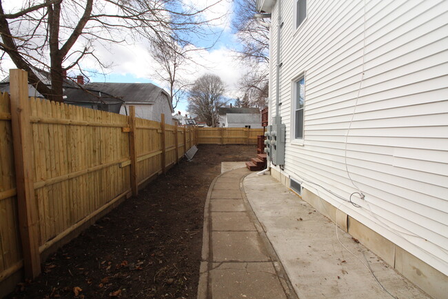 Private Backyard - 10 S 2nd Ave