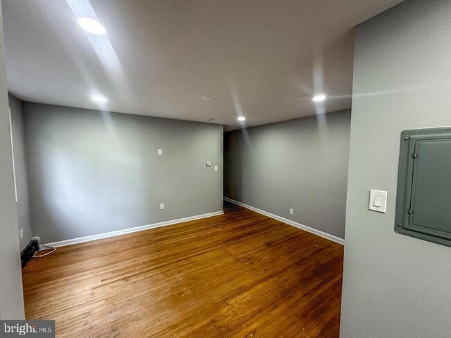 Building Photo - 517 Morgan Ave