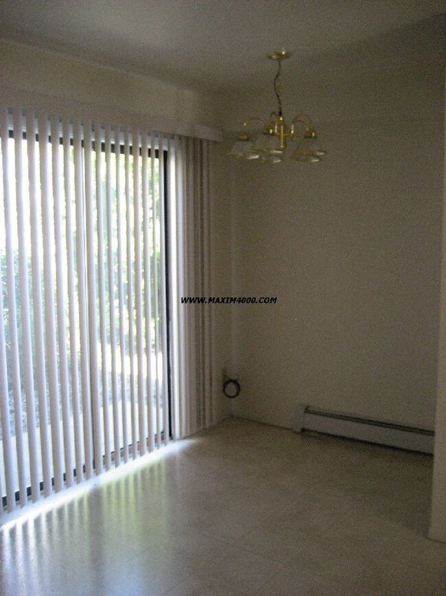 Foto del edificio - 209 Teller Ave 3 - 2 Bed 1 Bath