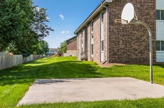 Building Photo - 918 E 17th St