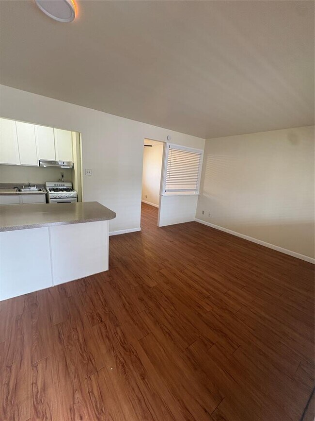 Foto del edificio - 1212 W 13th St