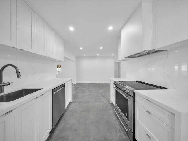 Foto del edificio - 1721 N 16th Ct