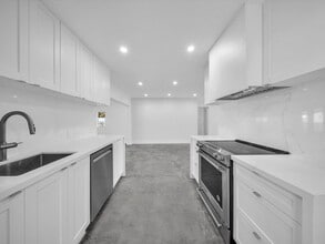 Building Photo - 1721 N 16th Ct